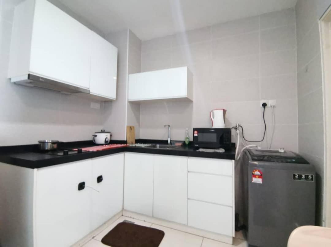 Homestay Kuala Lumpur ; Terminal Tbs ; Bukit Jalil Exterior photo