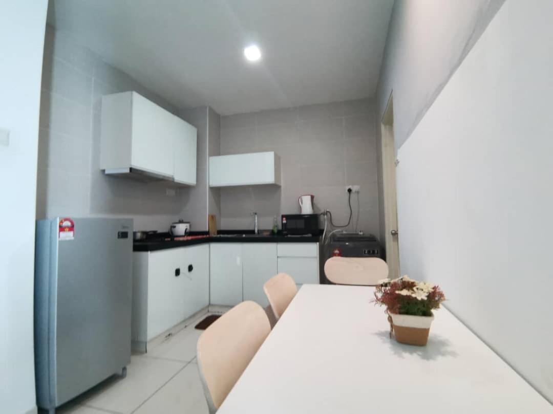 Homestay Kuala Lumpur ; Terminal Tbs ; Bukit Jalil Exterior photo